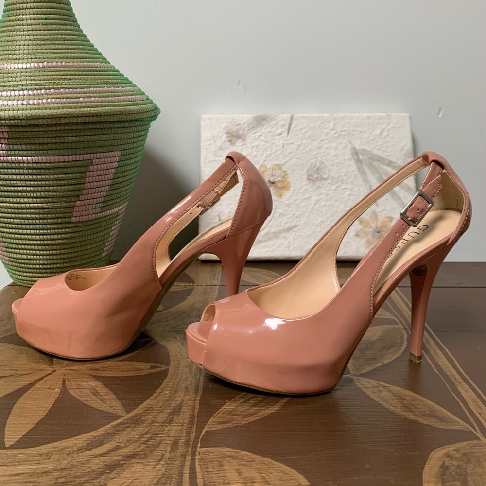 💕 Guess peep toe heels 💕